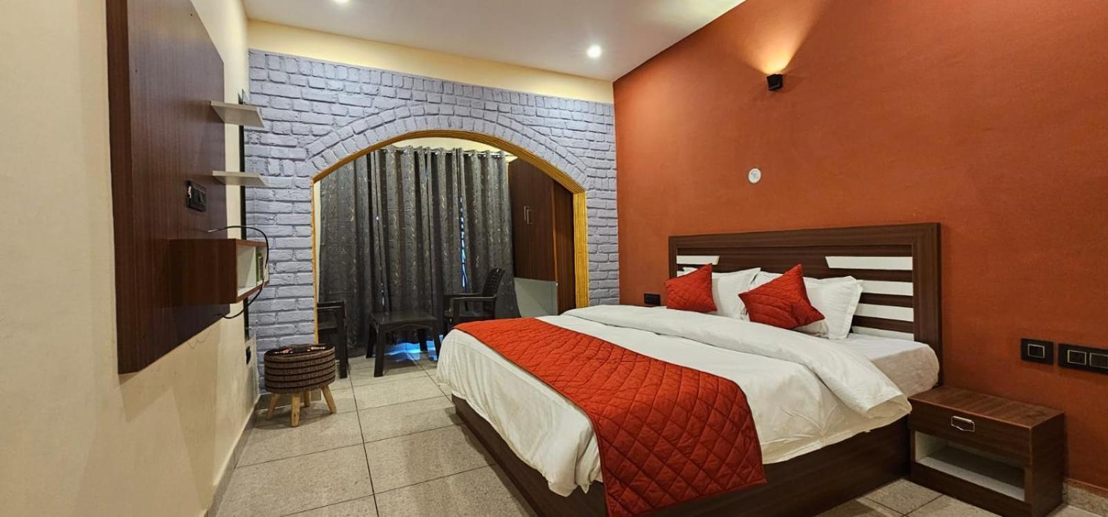 Golden Himalaya Homestay 考萨尼 外观 照片
