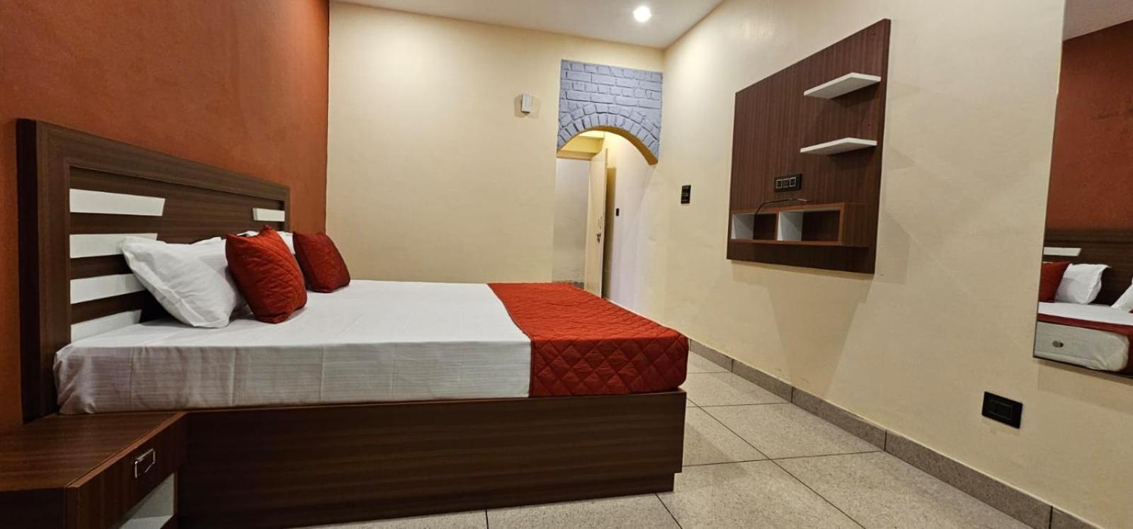 Golden Himalaya Homestay 考萨尼 外观 照片